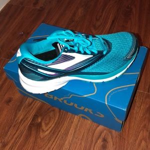 New w/ tags Brooks running shoes!
